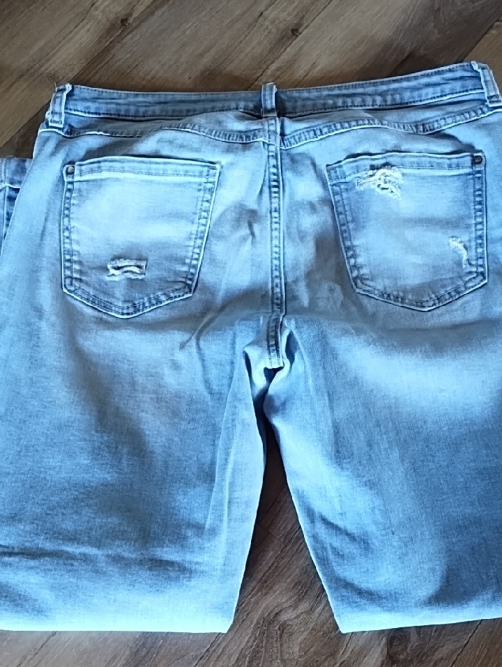 LC Lauren Conrad Light Blue Distressed Jeans - Picture 9 of 14